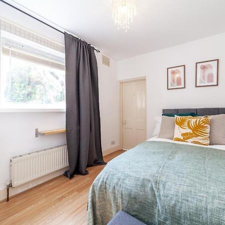 One Bedroom Flat In The Heart Of Brixton 런던 외부 사진