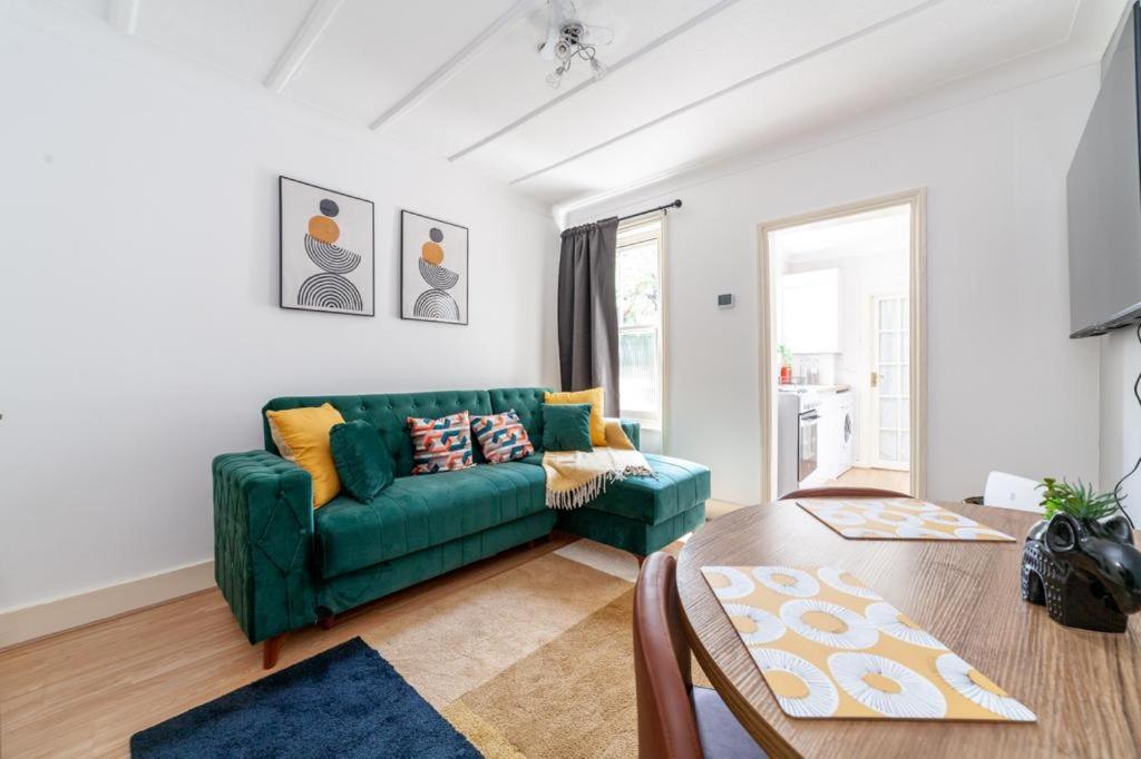 One Bedroom Flat In The Heart Of Brixton 런던 외부 사진