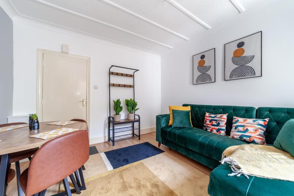 One Bedroom Flat In The Heart Of Brixton 런던 외부 사진