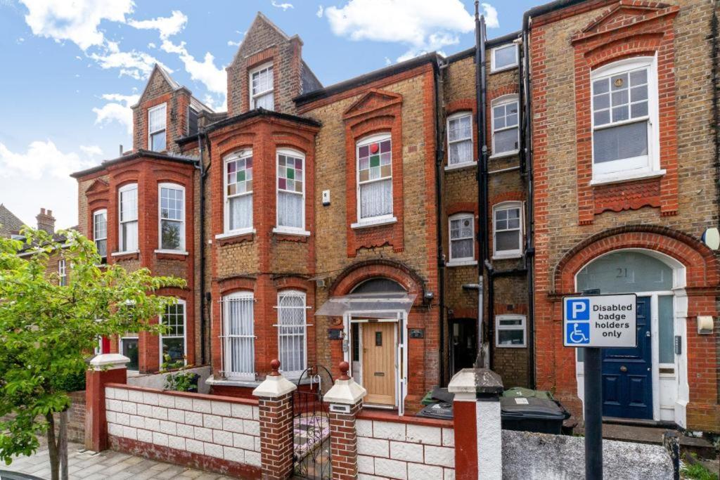 One Bedroom Flat In The Heart Of Brixton 런던 외부 사진